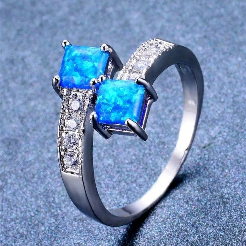 10KT white gold Blue Fire Opal Ring