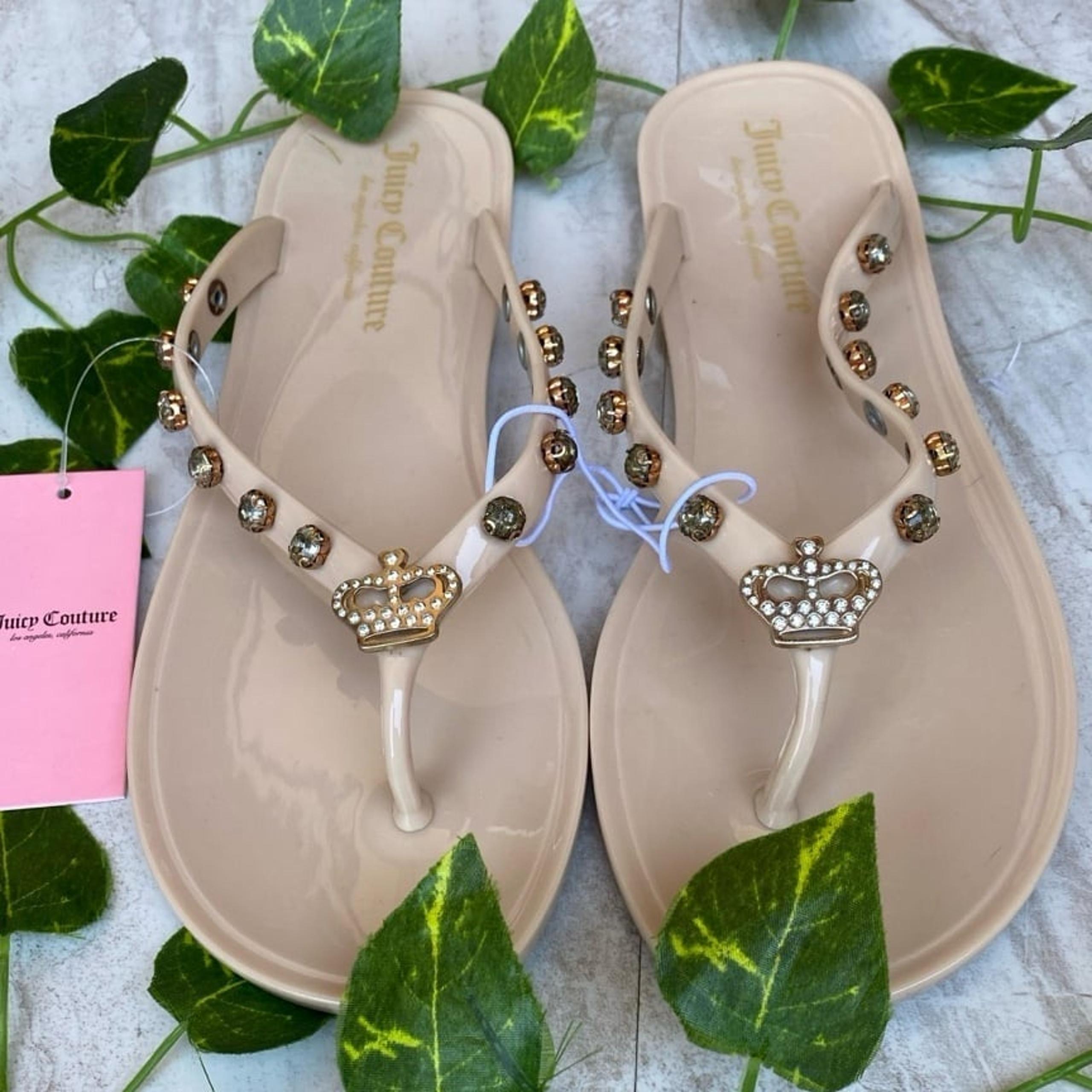 Juicy Couture Sandals Beige Womens Shoe Thong Flipflop Bling Y2K 90s Maximalist
