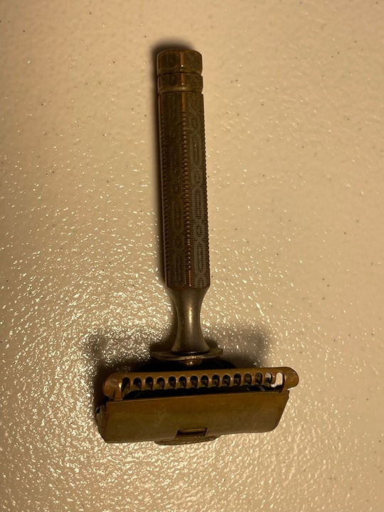 Vintage Ever Ready razor 1914 patent lather catcher antique shaving gold tone