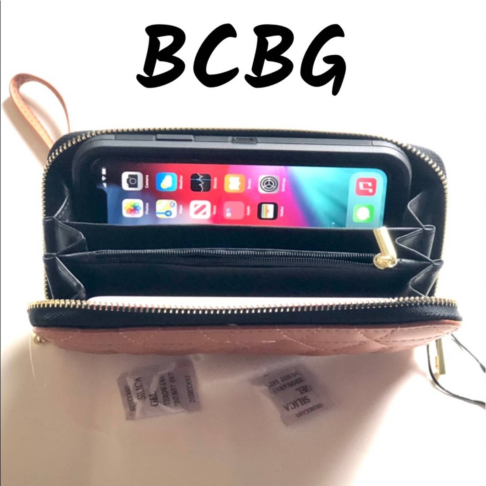 BCBGeneration Tara Quilted Box Wristlet