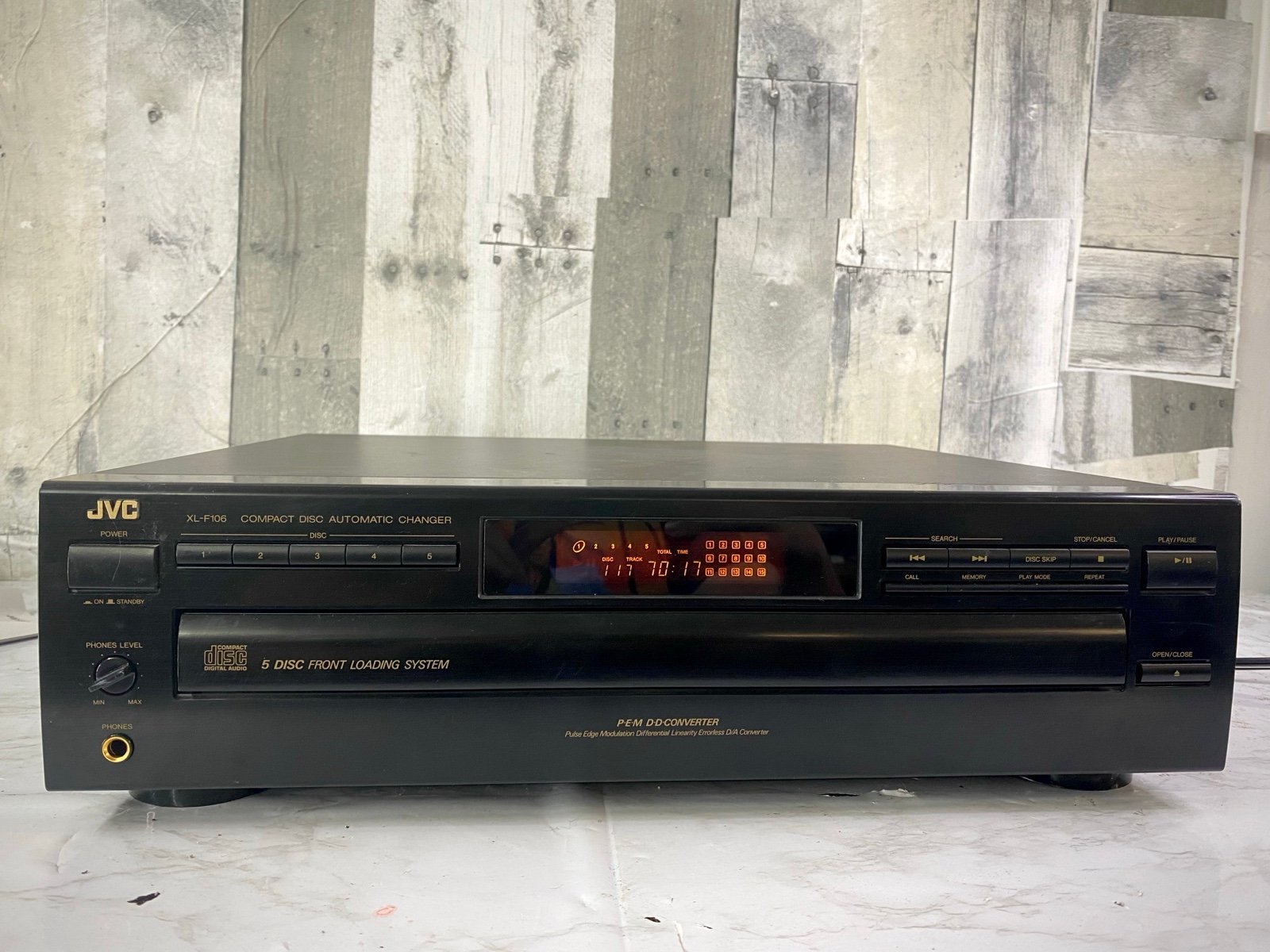 JVC 5-Disc CD Player (XL-F106)