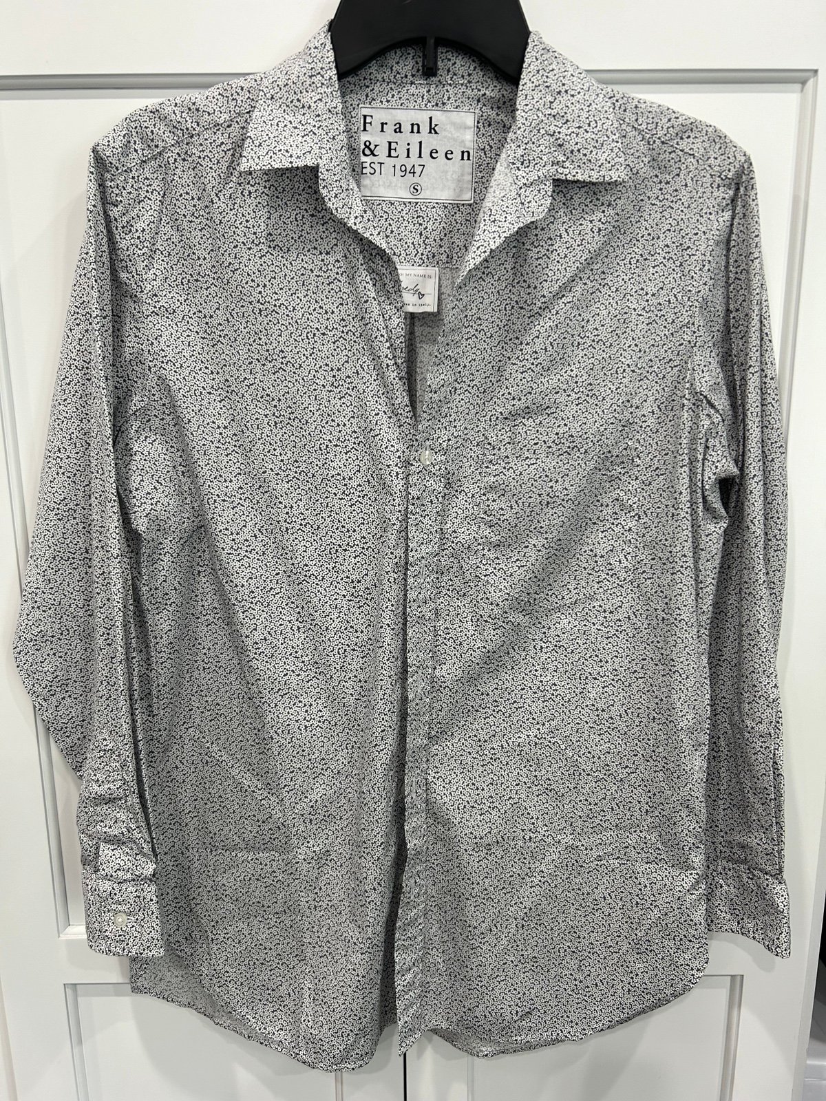 JOEDY OVERSIZE DITSY BUTTON-UP SHIRT IN MINI GREY FLOWERS