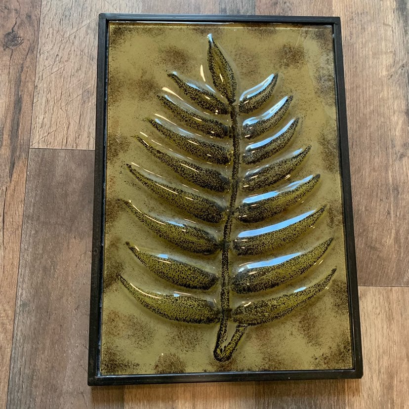 Beautiful 3D ceramic tropical leaf print wall art