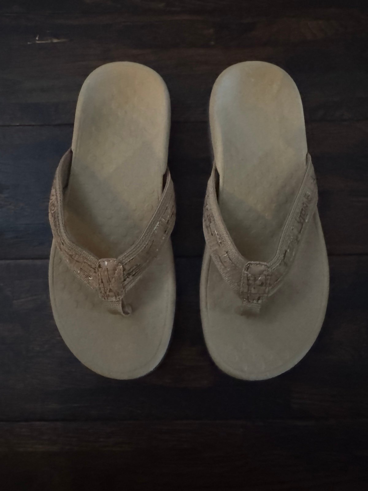 Vionic Women’s Beige Summer Flip Flops
