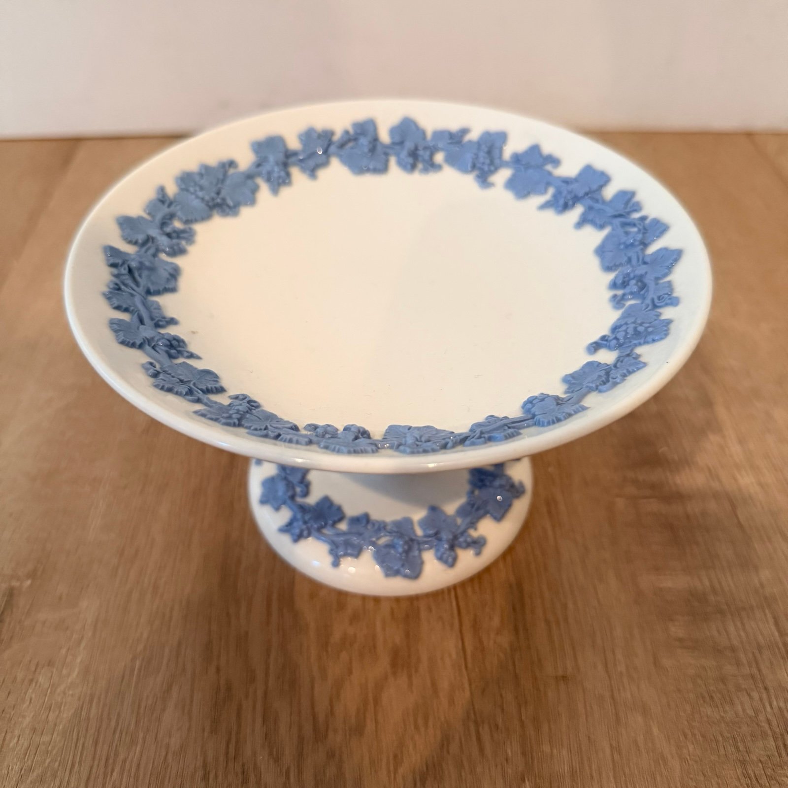 Vtg Wedgwood Queensware 6.5" Pedestal Plate Dish Embossed Blue on Cream Compote