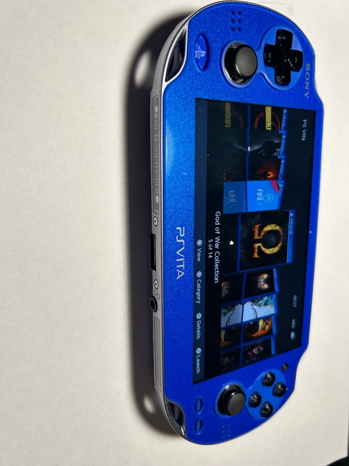 PSvita Sony COMES WITH EVERYTHING YOU NEED AND MORE