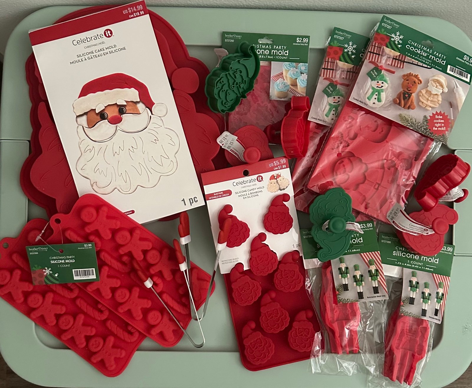 Christmas Holiday Baking Silicone Molds Cookie Cutters NWT Santa Nutctacker