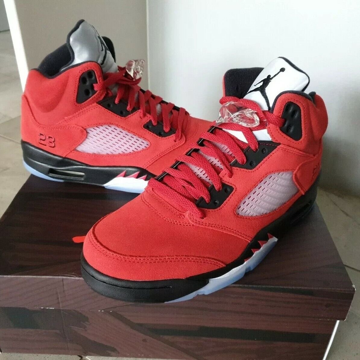 Air Jordan 5 Raging Bull