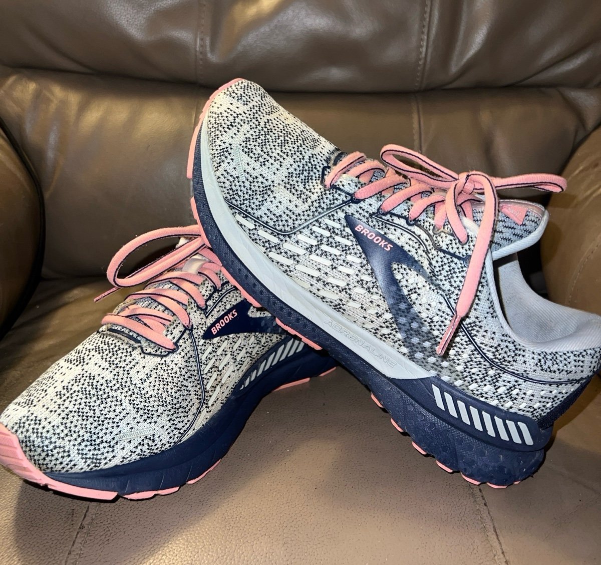 Brooks Adrenaline GTS 21 Running Sneakers, Women’s Size 8.5