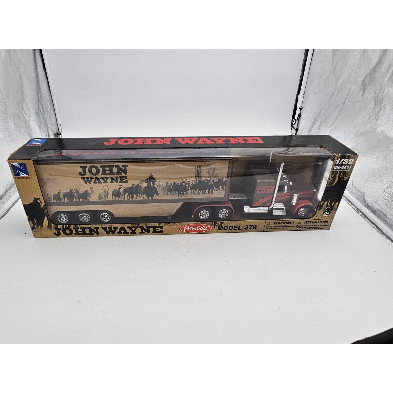 John Wayne Peterbilt Model 379 Semi Truck Trailer 1/32 NEWRAY NEW