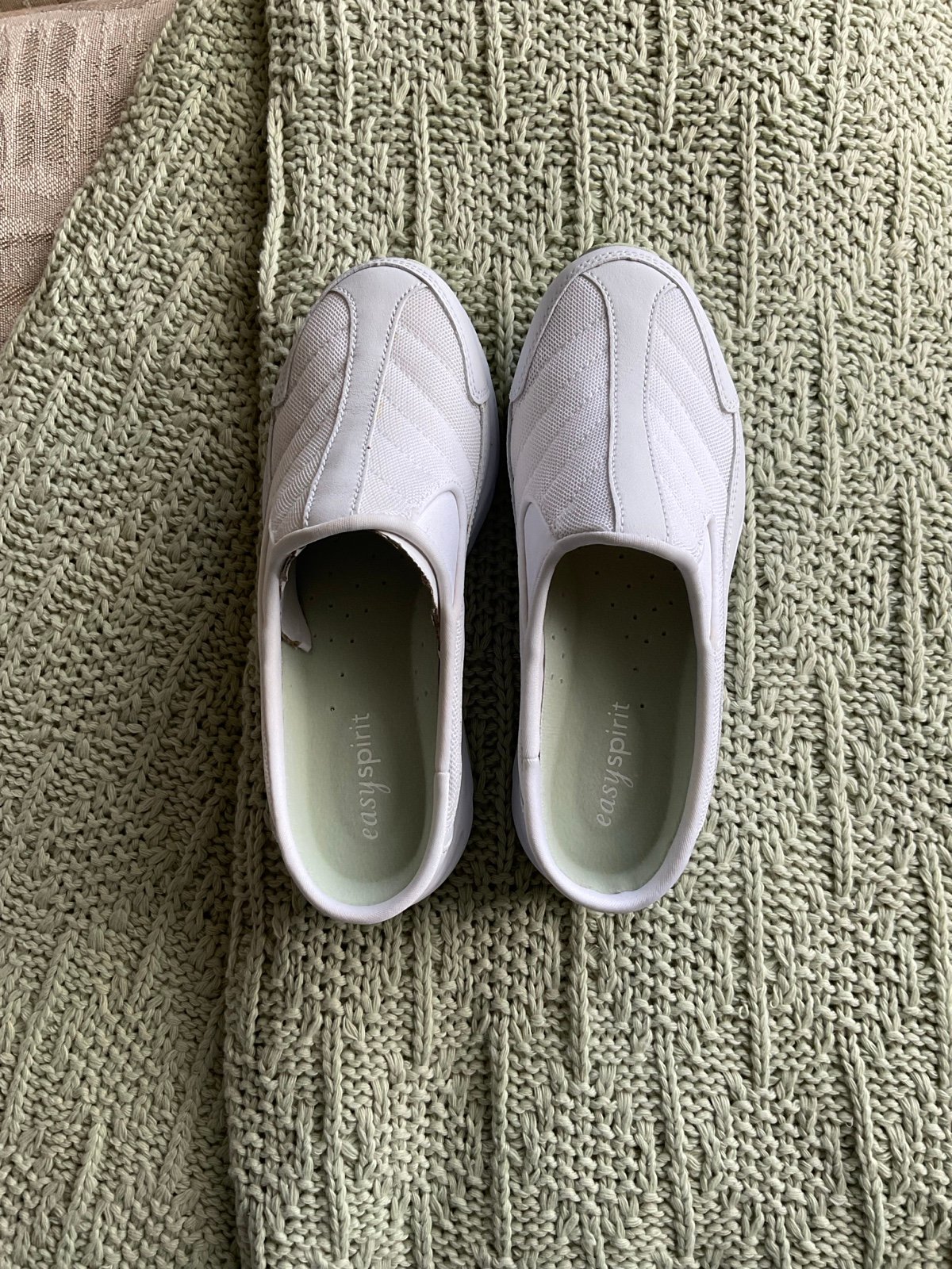 NWOT Easy Spirit Slip On Traveltime Classic Clogs Sneakers - Size 6