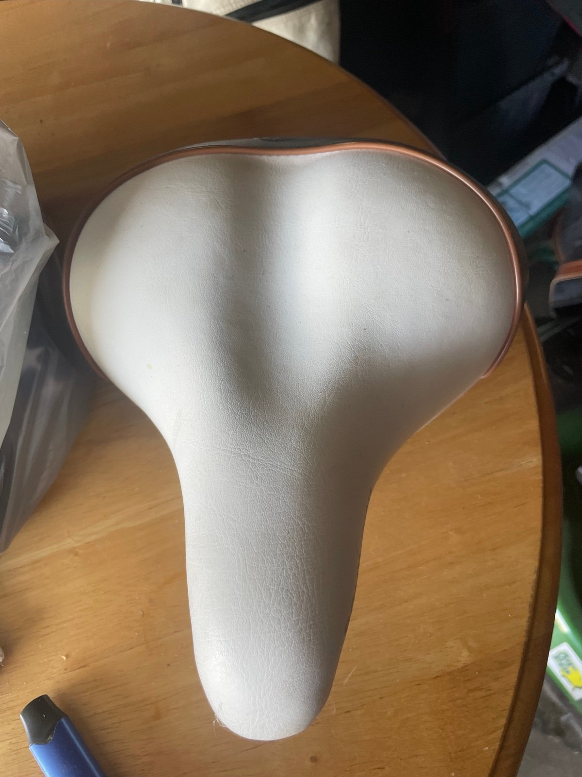 New Schwinn Qualiry Padded Cruiser Bike Seat