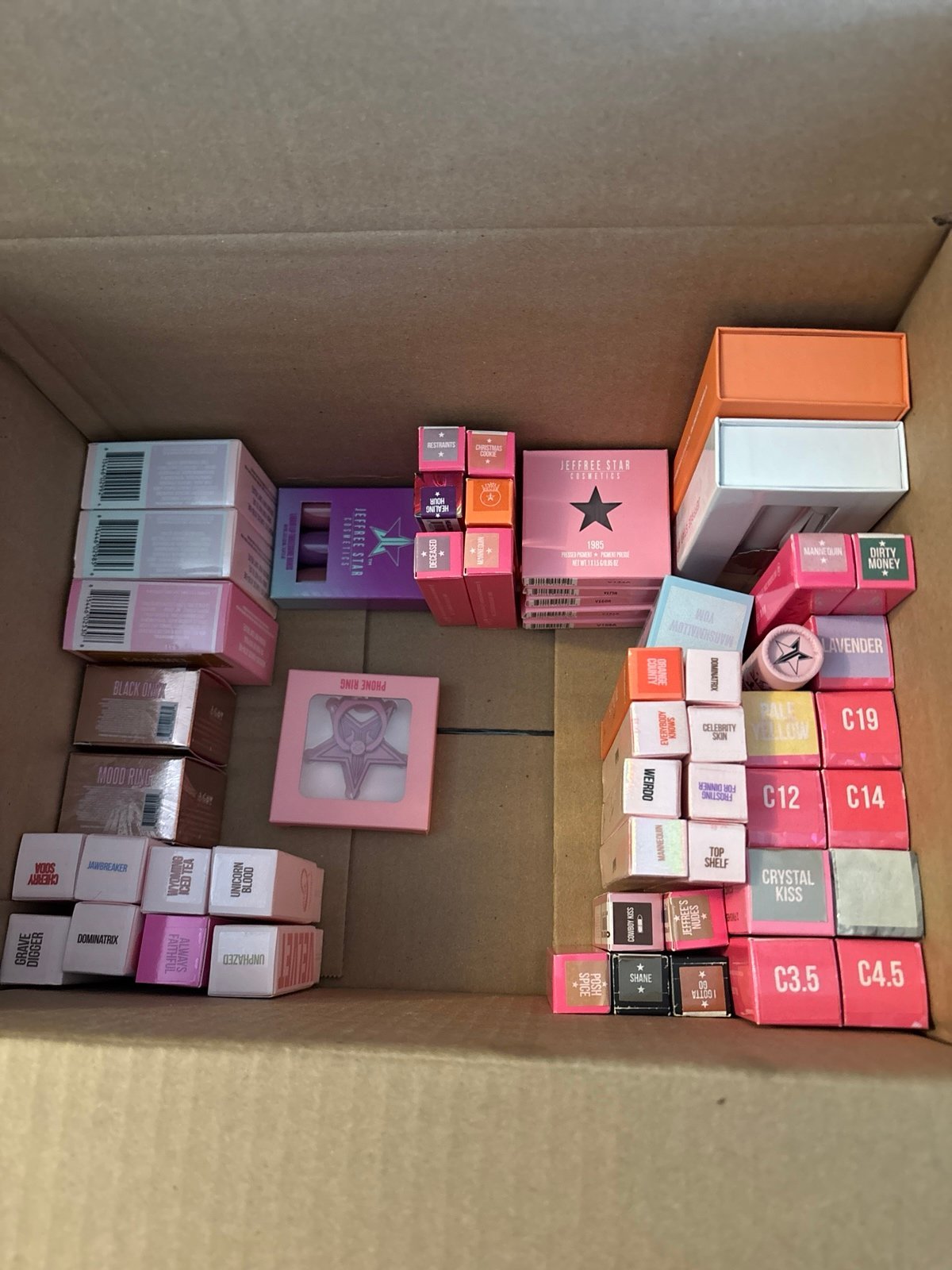 Jeffree Star bundle reserved 50 items