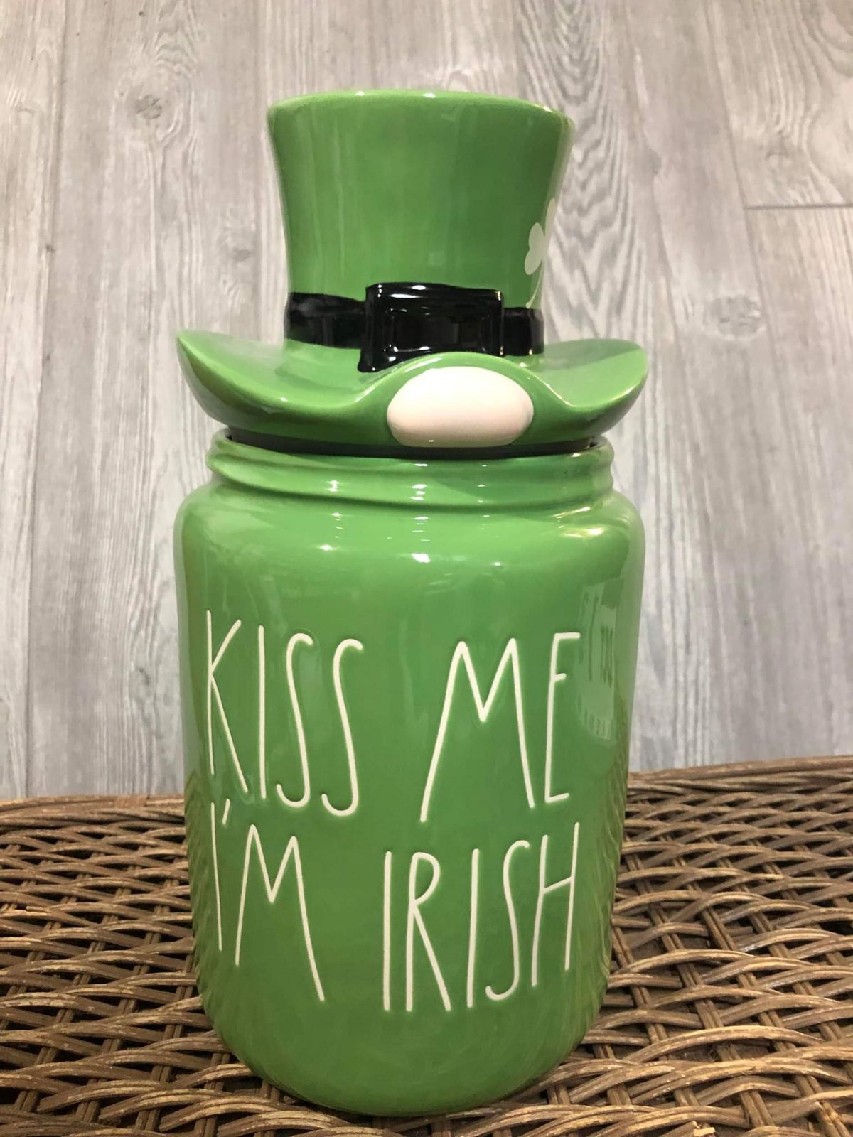 Kiss Me im Irish Canister