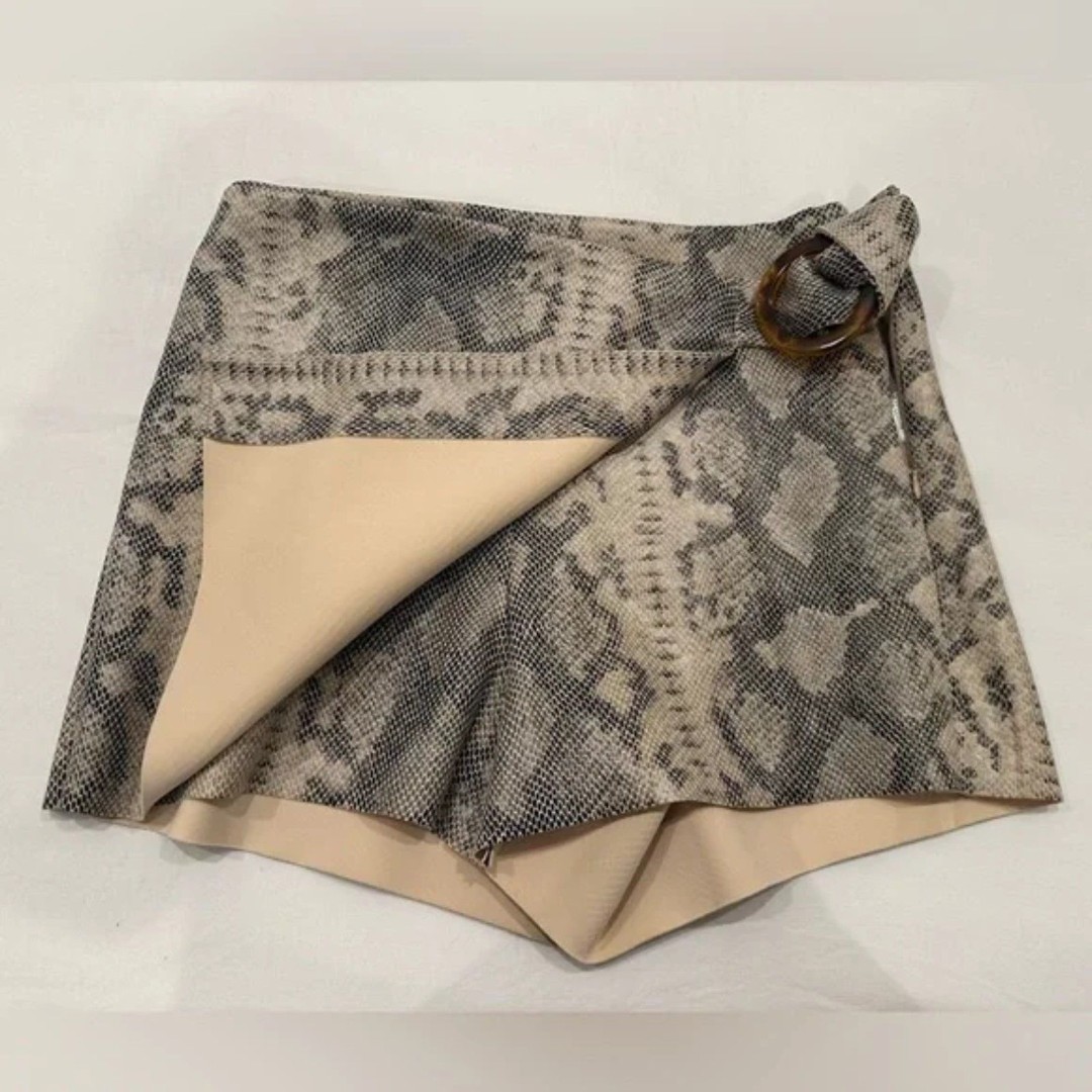 Zara snakeskin print skort w/ buckle detail Sz M