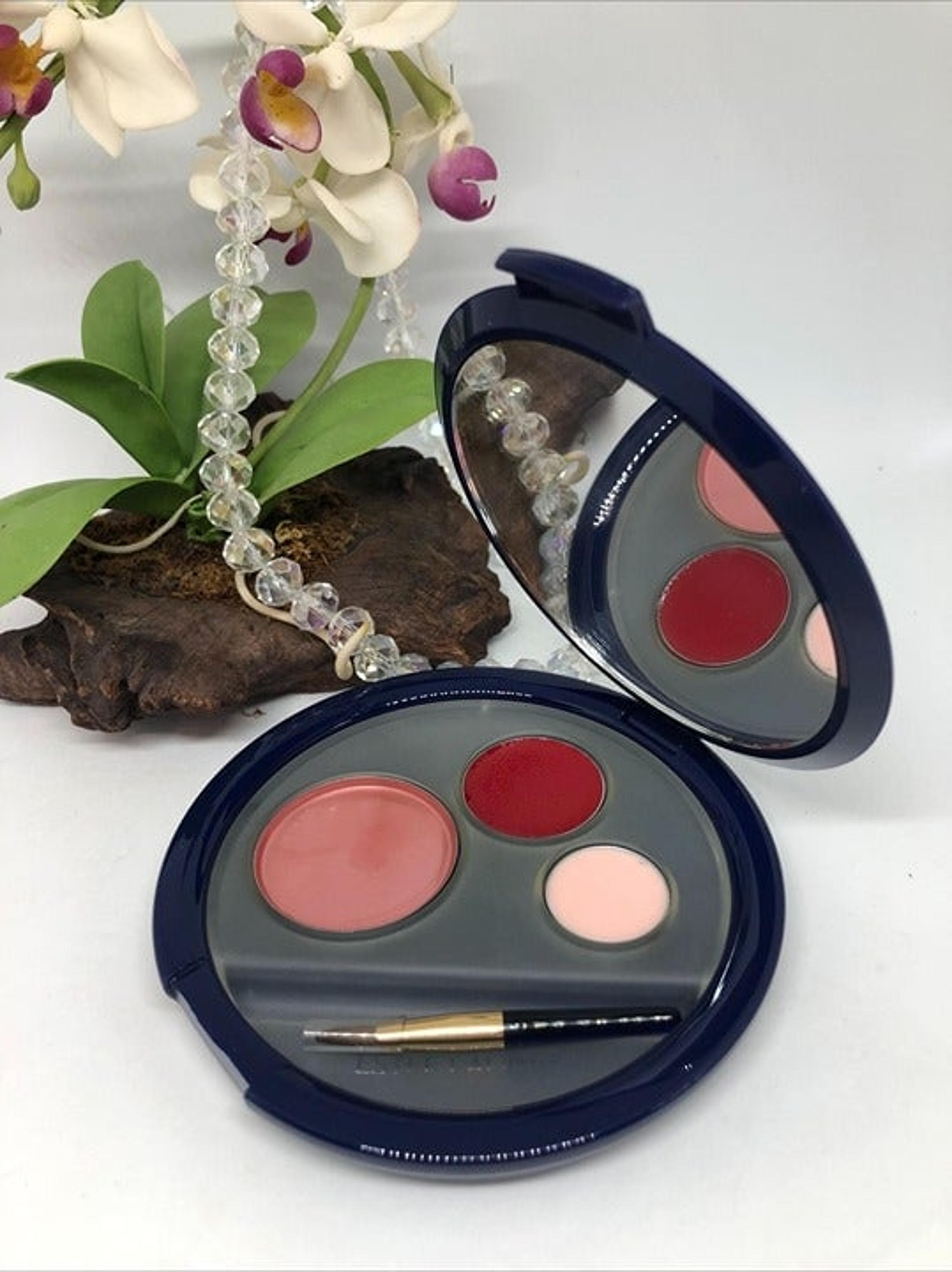 Estee Lauder FLoating Color 3 in 1 Color for Lips & Cheeks Compact - New