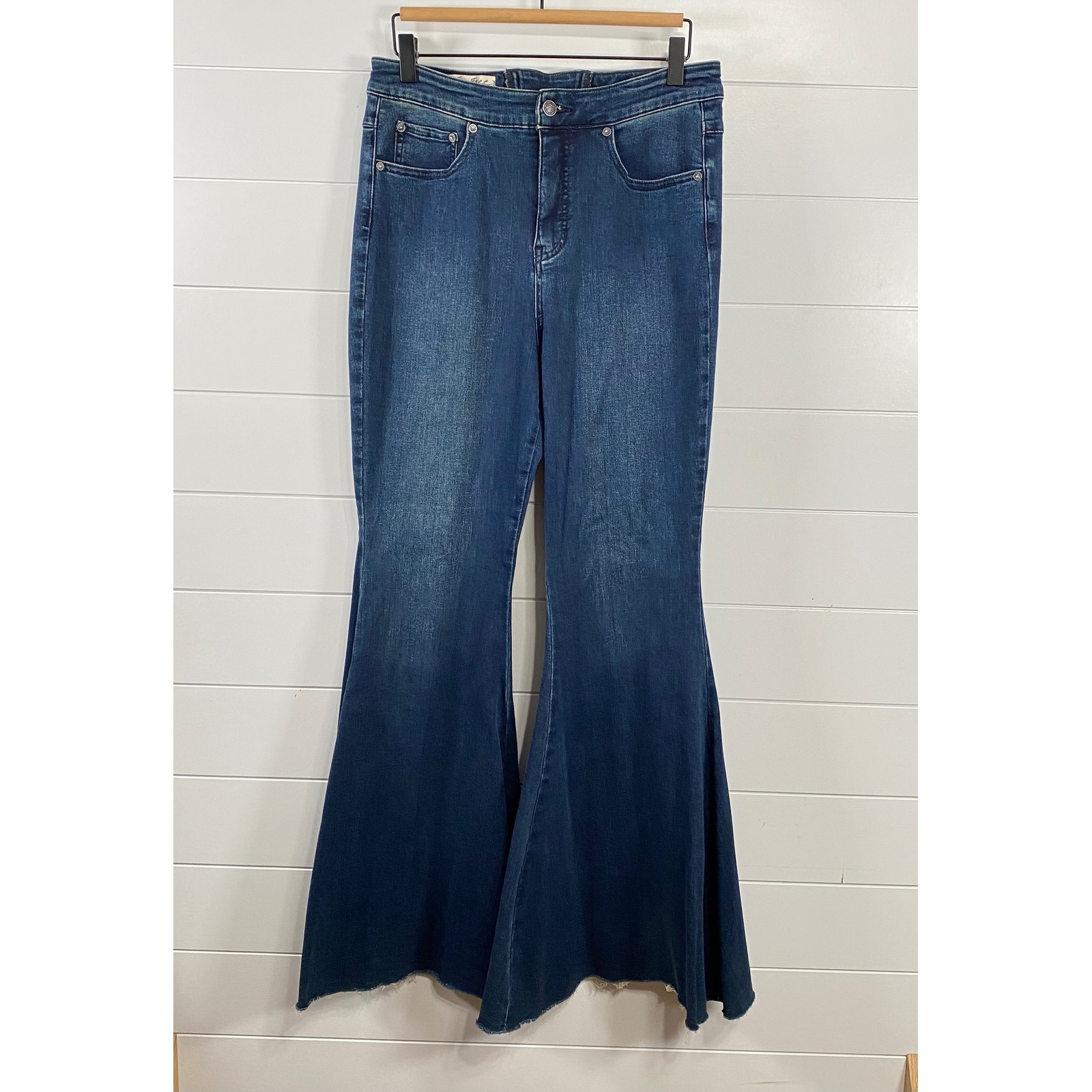 We the Free People Womens Ma Cherie Curvy Lace Up Super Flare Jeans sz 31 Blue