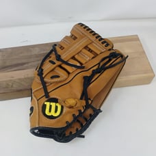 Wilson A900 12.5 fielder glove