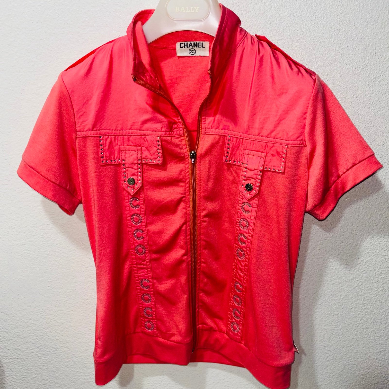 Authentic Chanel Short-Sleeve Pink Zip-Up Top/Made in France