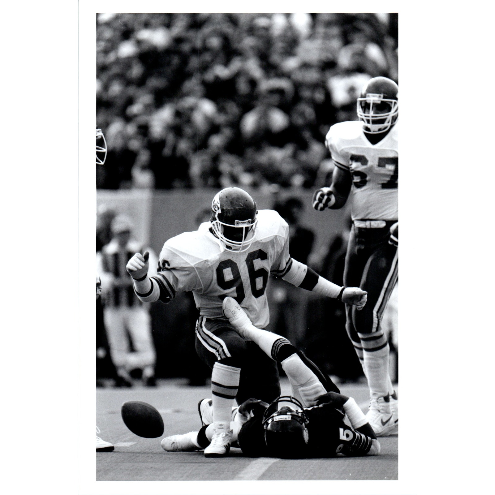 1988 Original Press Photo Football Kansas City Chiefs Aaron Pearson 7x10 TK2-FP