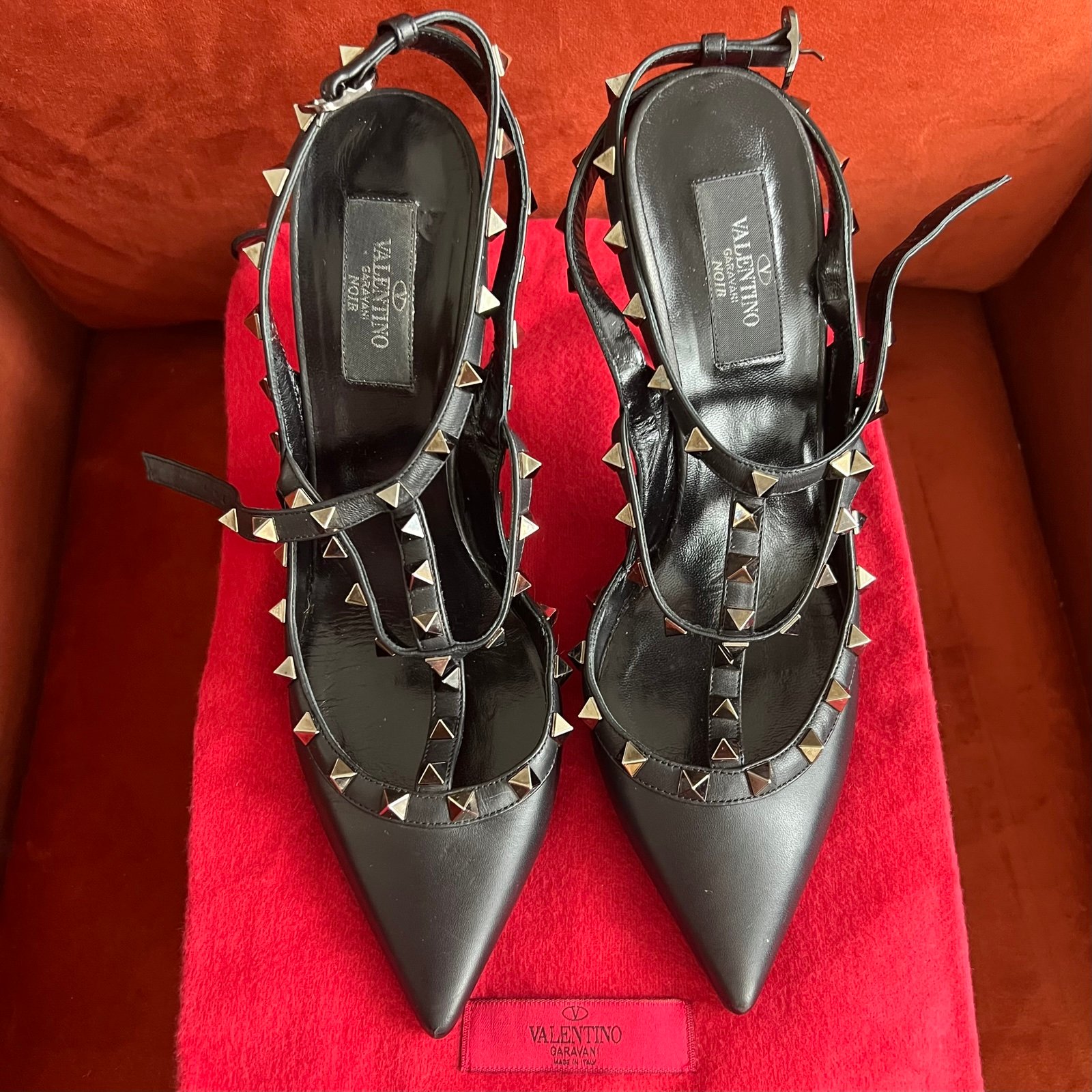 Valentino Rockstud Noir Pumps