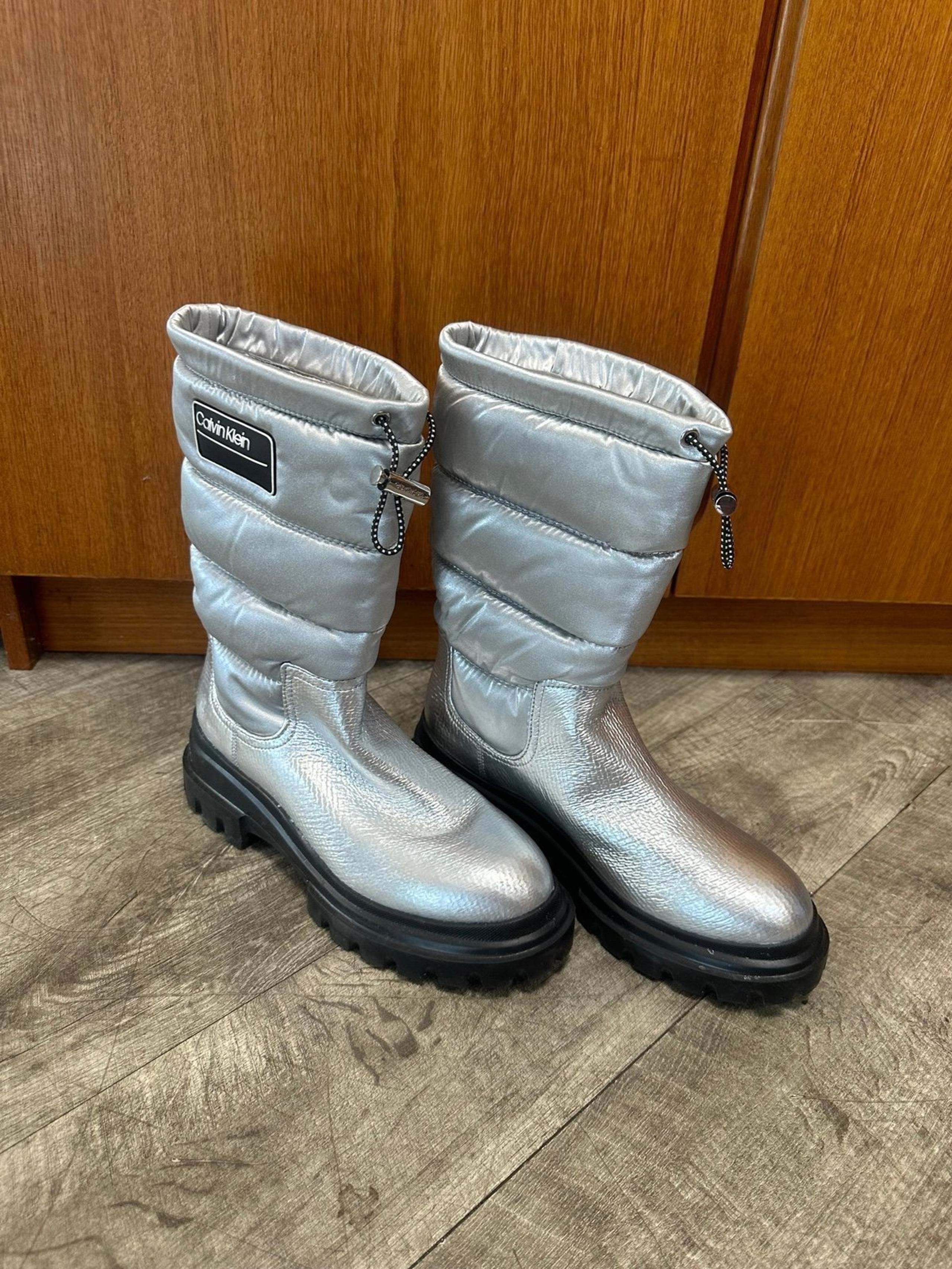 Calvin Klein puffy snow boots