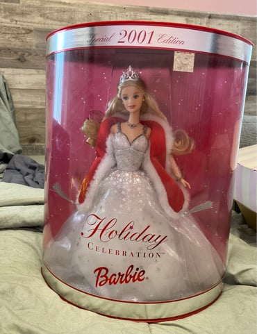 Holiday barbie 2001