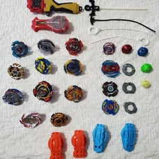 Beyblades Burst LOT - PLEASE READ DESCRIPTION