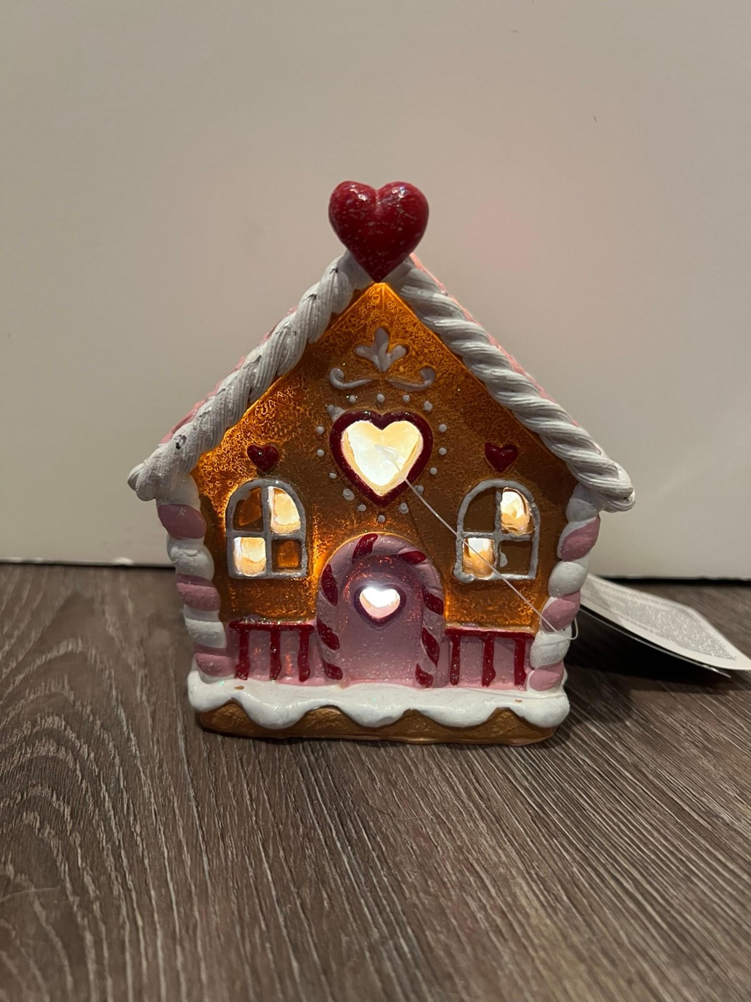 Adorable Valentine Light-up Gingerbread House- NWT - Hobby Lobby