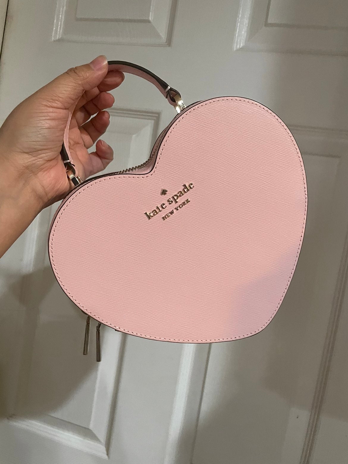 Kate Spade New York Heart Crossbody In Pink - detail