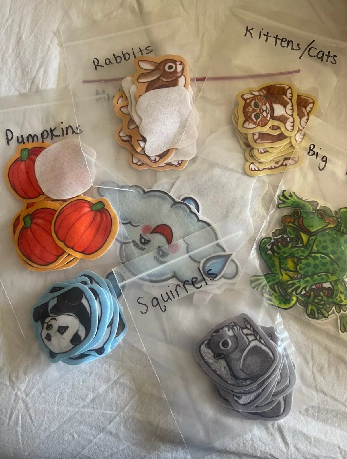 Animals & Weather Flannel Board Felt, 62 Felt Pieces & 8 Laminated.