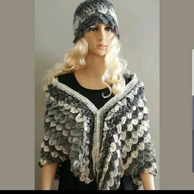 Handmade Turkish 3D Knitted Gray Poncho