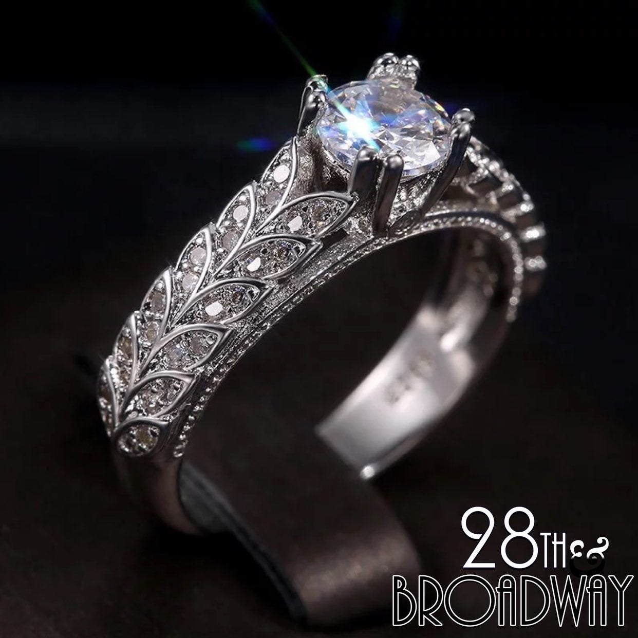 18k White Gold Diamond Engagement Ring ⓼