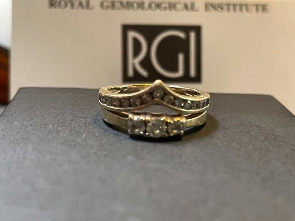 2 Gorgouse Diamond Rings