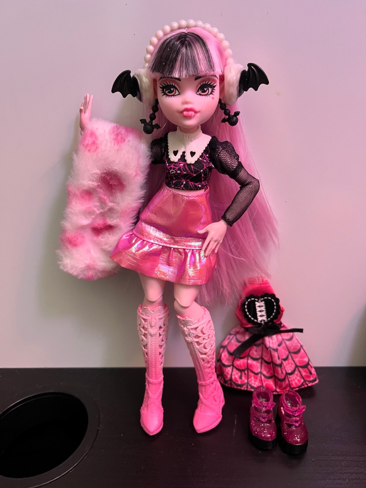 Skulltimate Secrets 2 Fearidescent Draculaura Monster high g3 Doll