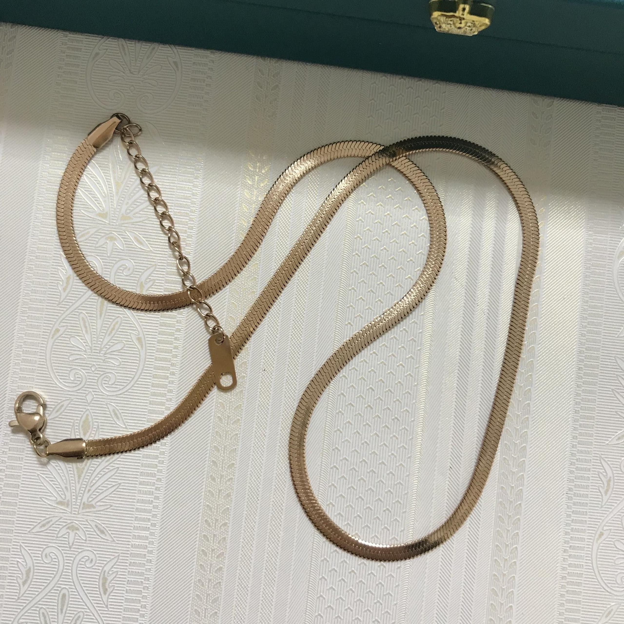 Vintage 18K Rose Gold Thin Necklace