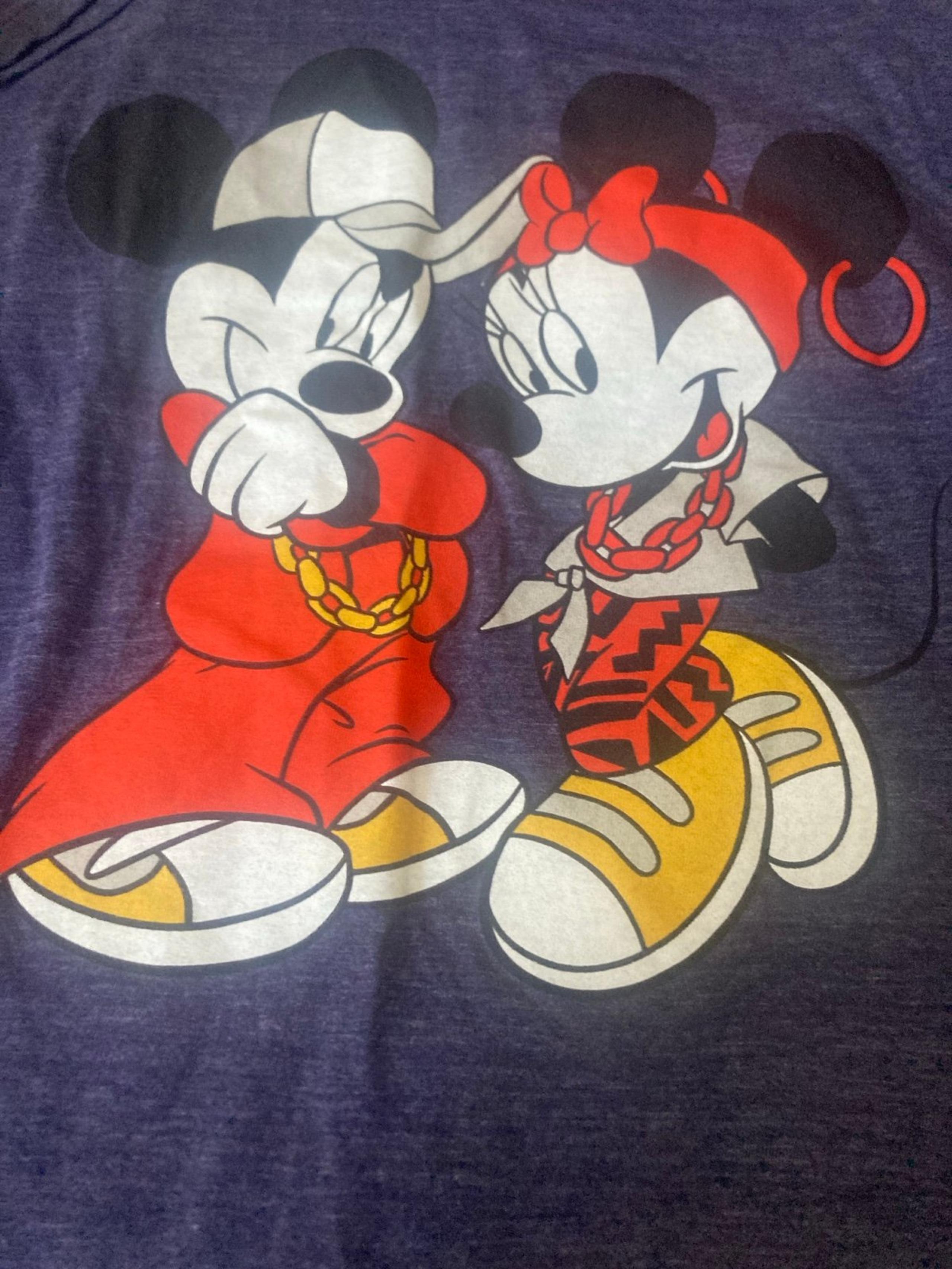 Disney Mickey and Minnie Hip Hop Graphic T-Shirt size Medium fitted