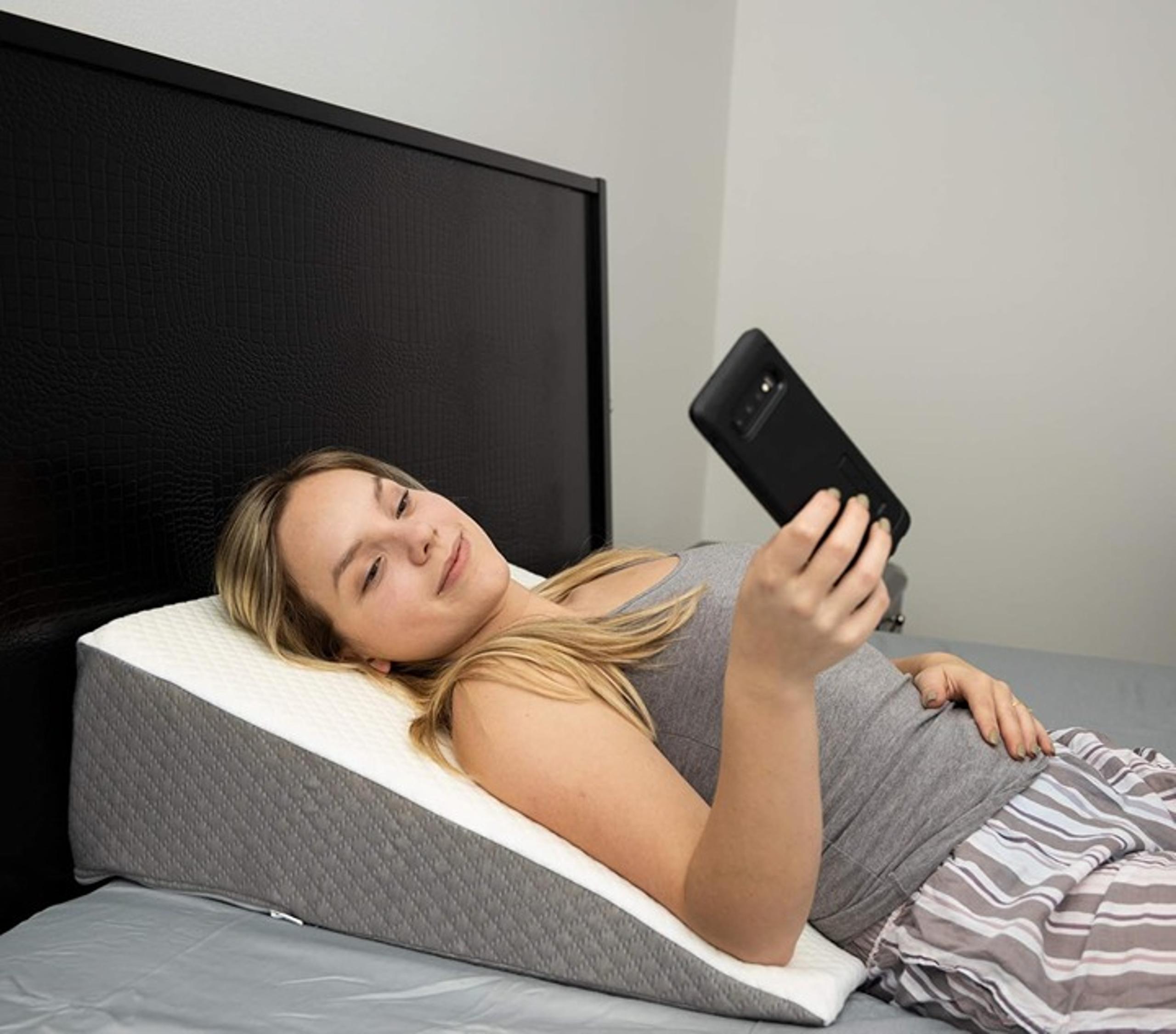 Kӧlbs Bed Wedge Pillow with Memory Foam Top | Chic Jacquard Cover | Wedge Pillow