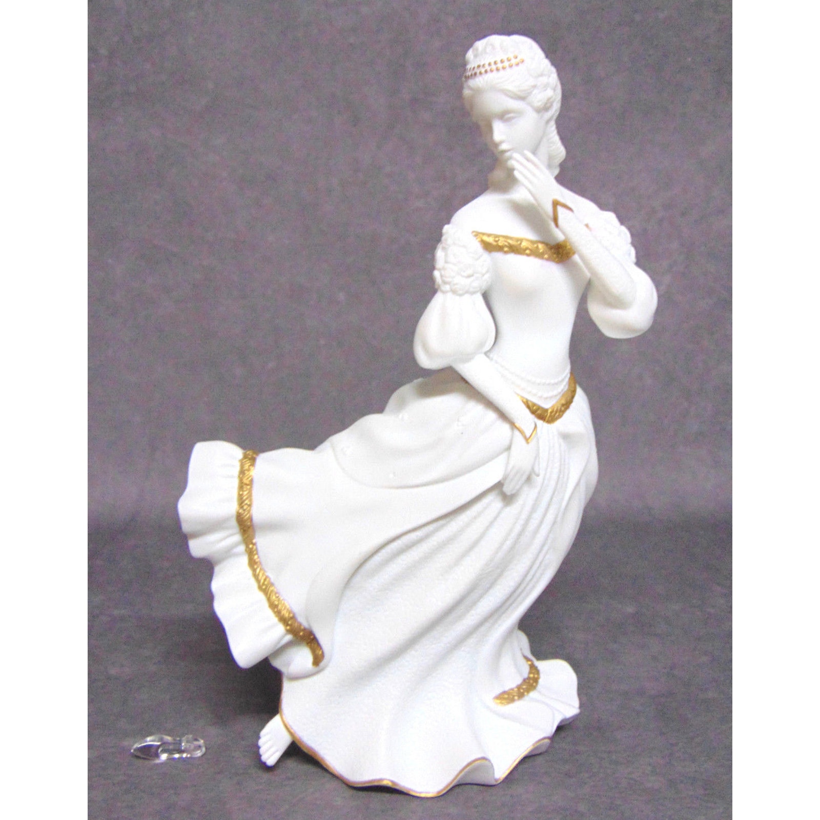 NEW Bisque Porcelain LENOX PRINCESS CINDERELLA & GLASS SLIPPER FIGURINE 1993