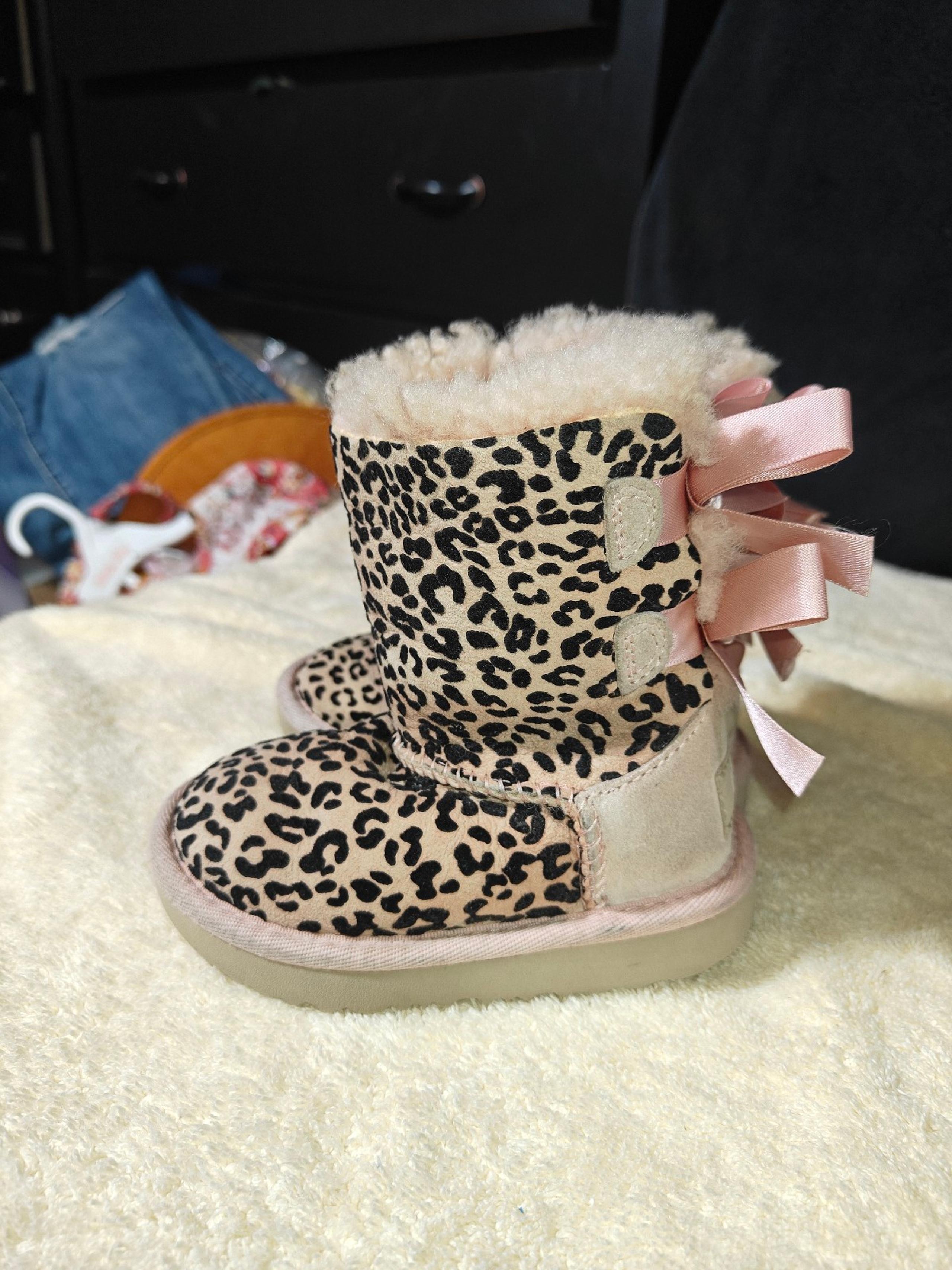UGG Kids Exotic Pink Leopard Print Cheetah Bailey Bow Boots size 6