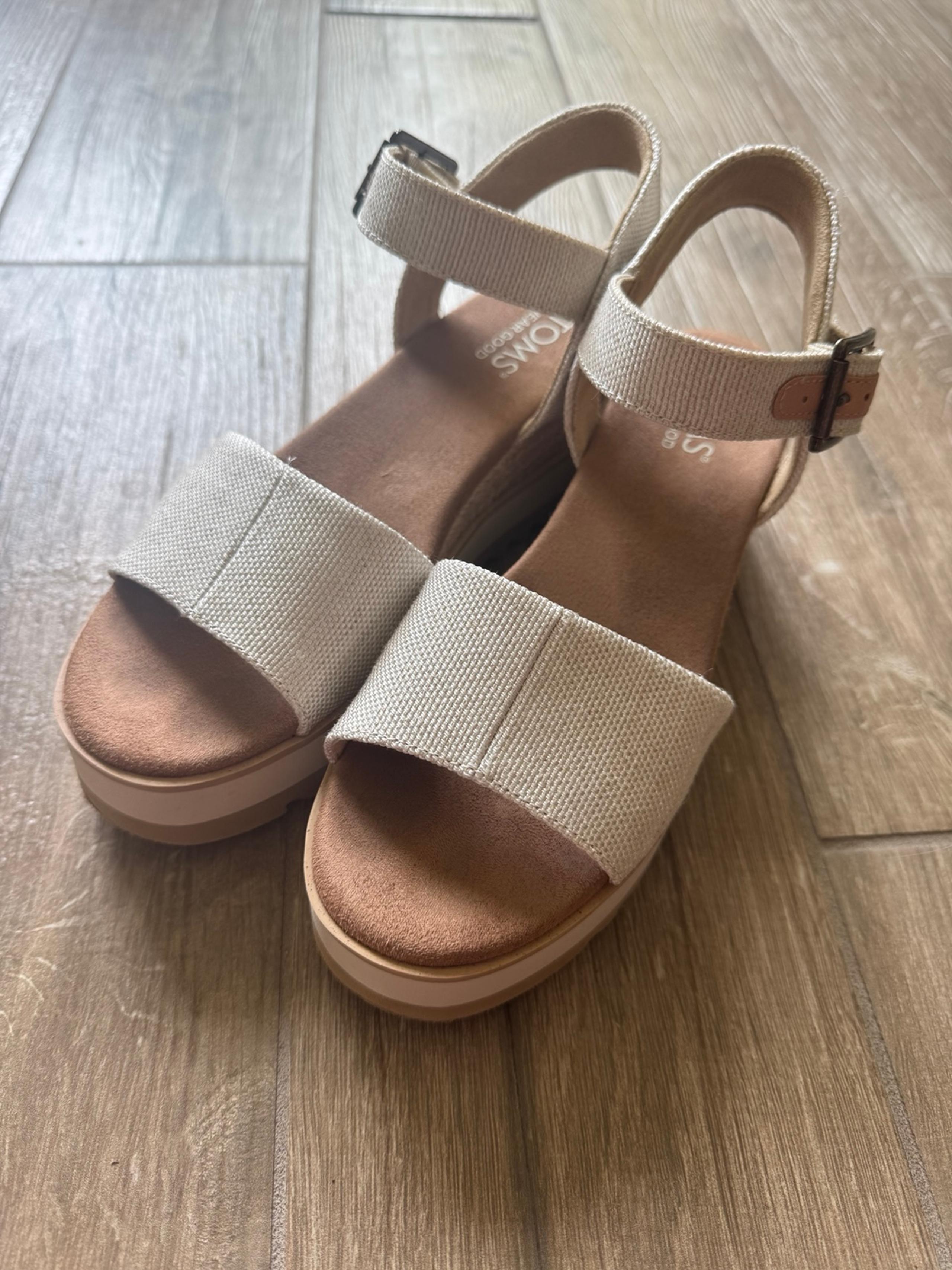 TOMS Women’s Diana Wedge Sandal
