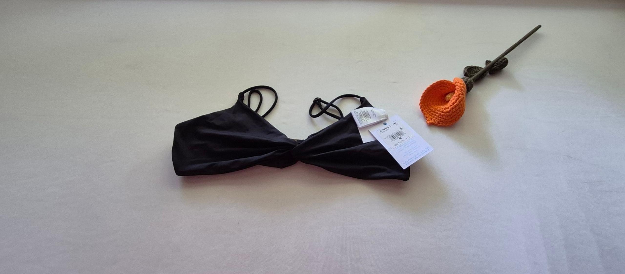 O'NEILL SALTWATER SOLIDS MALIBU TWIST BRALETTE TOP COLOR BLK SIZE M.