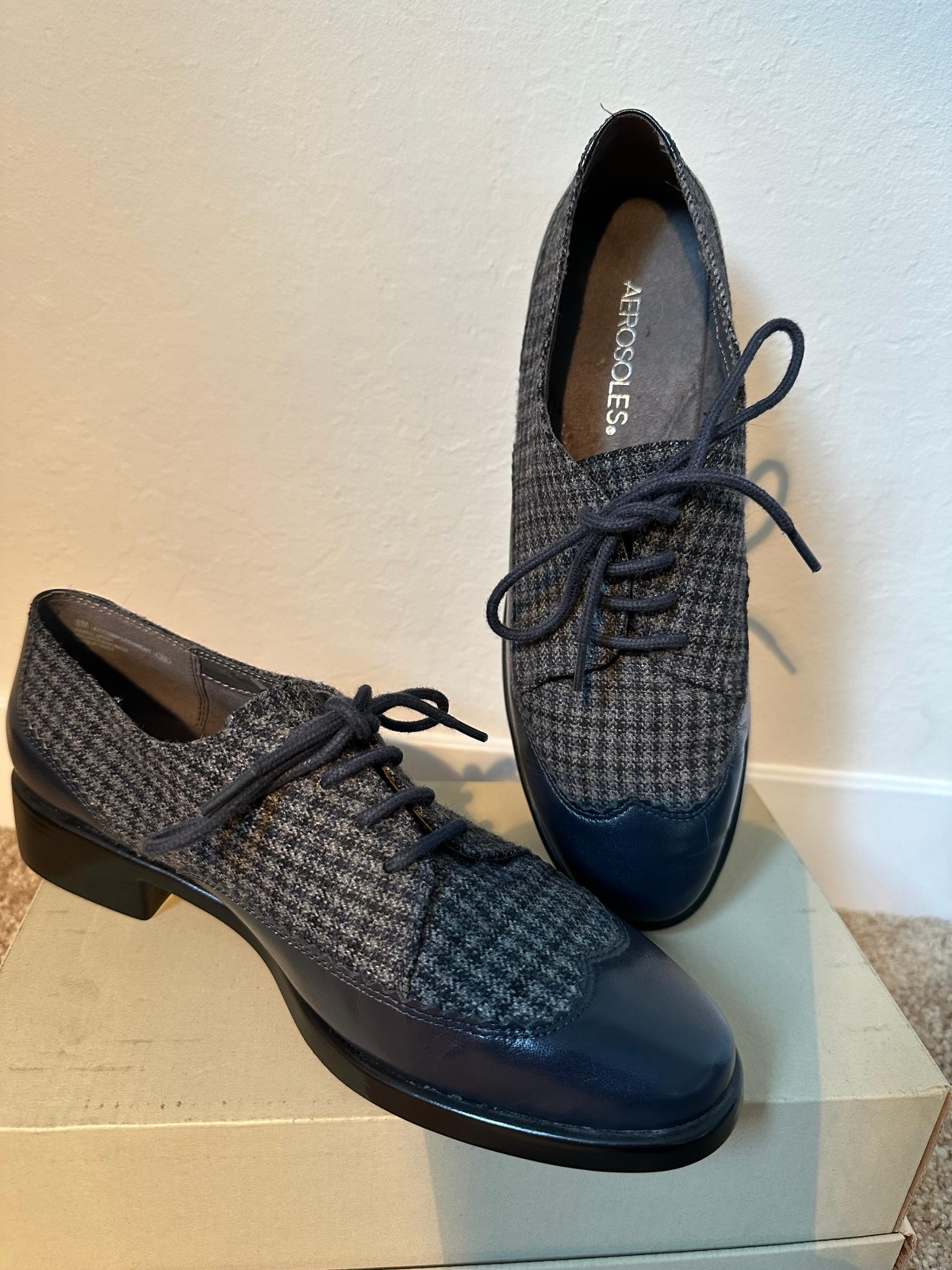 Women’s Aerosoles Accomplishment Navy Oxfords