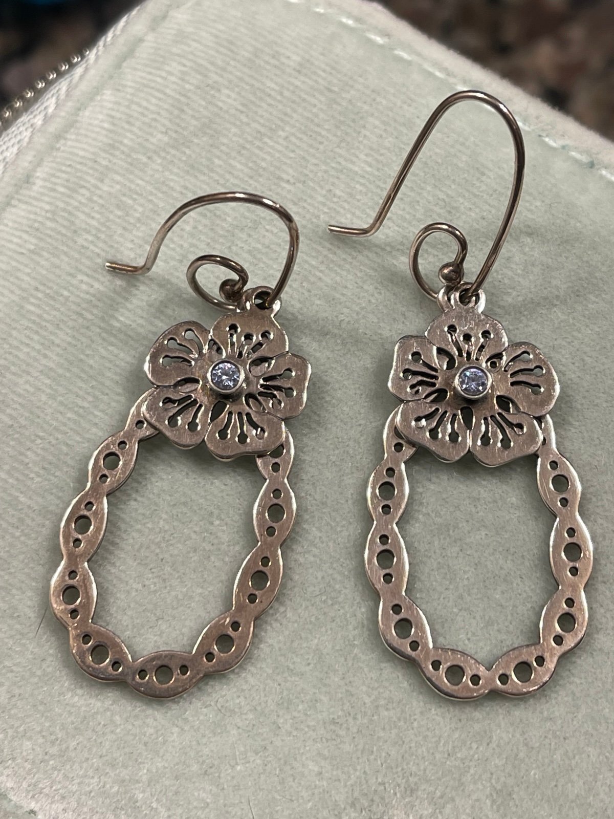 PANDORA compose earrings.