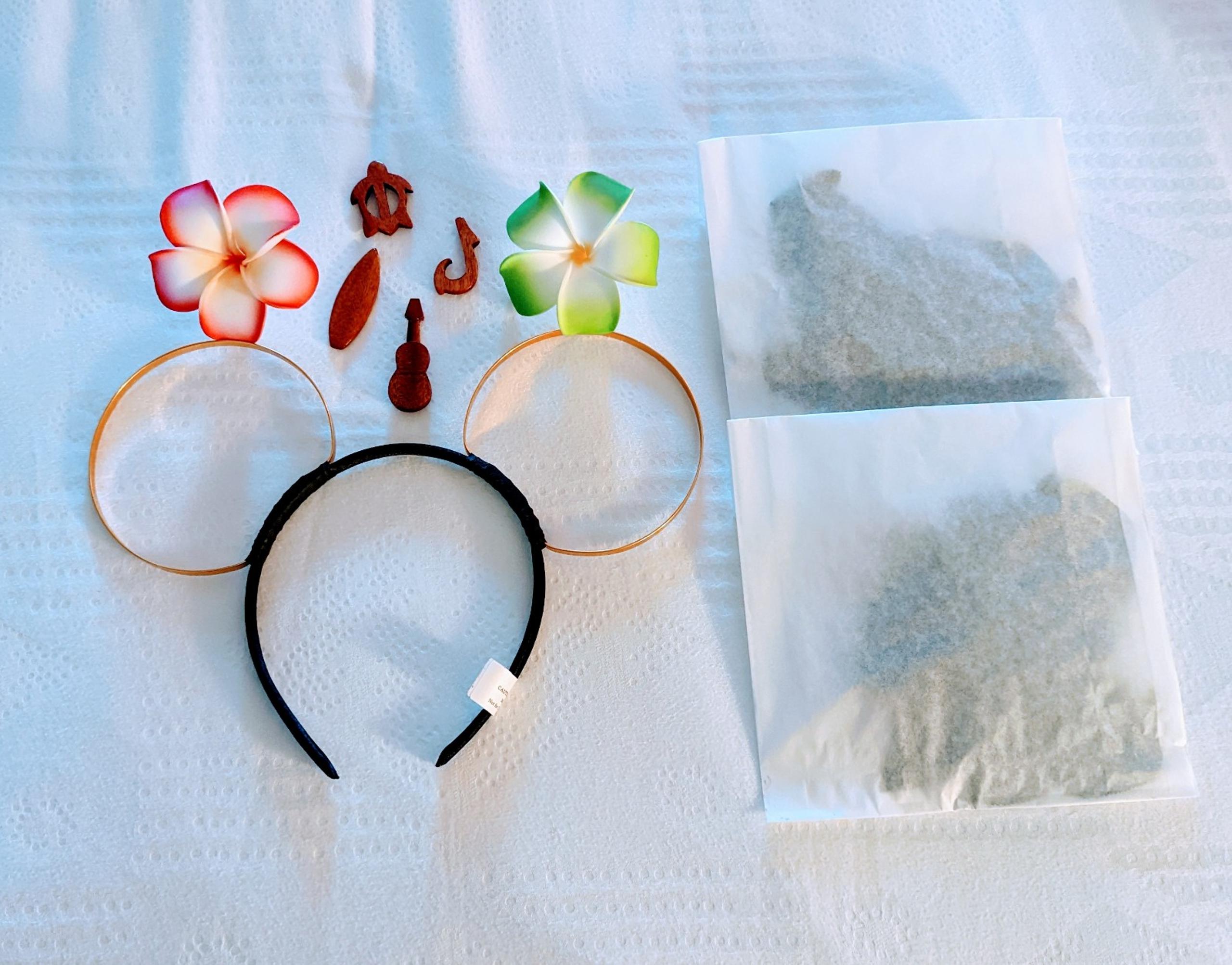 Disney Aulani Resort Exclusive Make Your Own Mickey/Minnie Hawaiian Ears