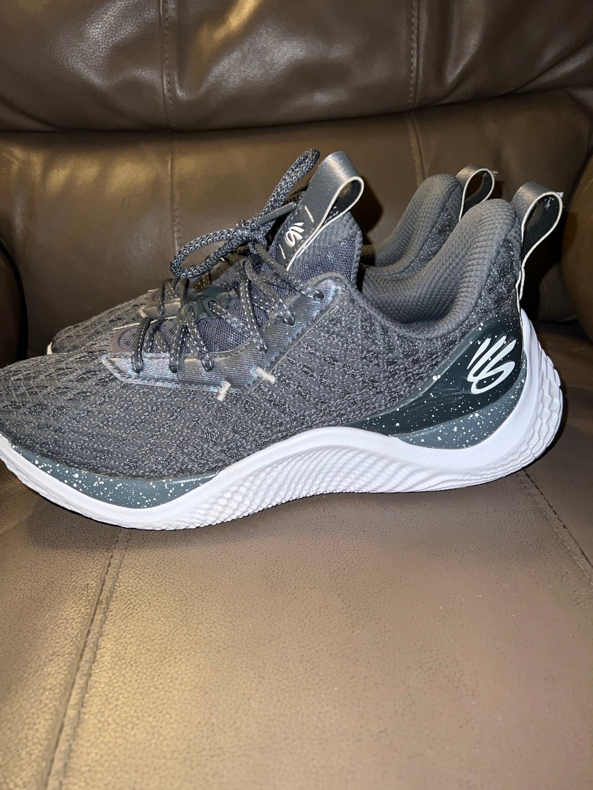 Under Armour Curry Team 10 Athletic Sneakers, Women’s Size 10.5 or Mens Size 9