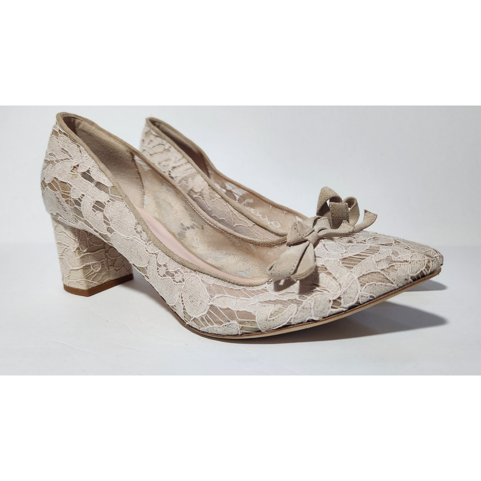 Kate Spade Cuoio Champagne Lace/ Bow Bridal high heel shoes Sz. 8M