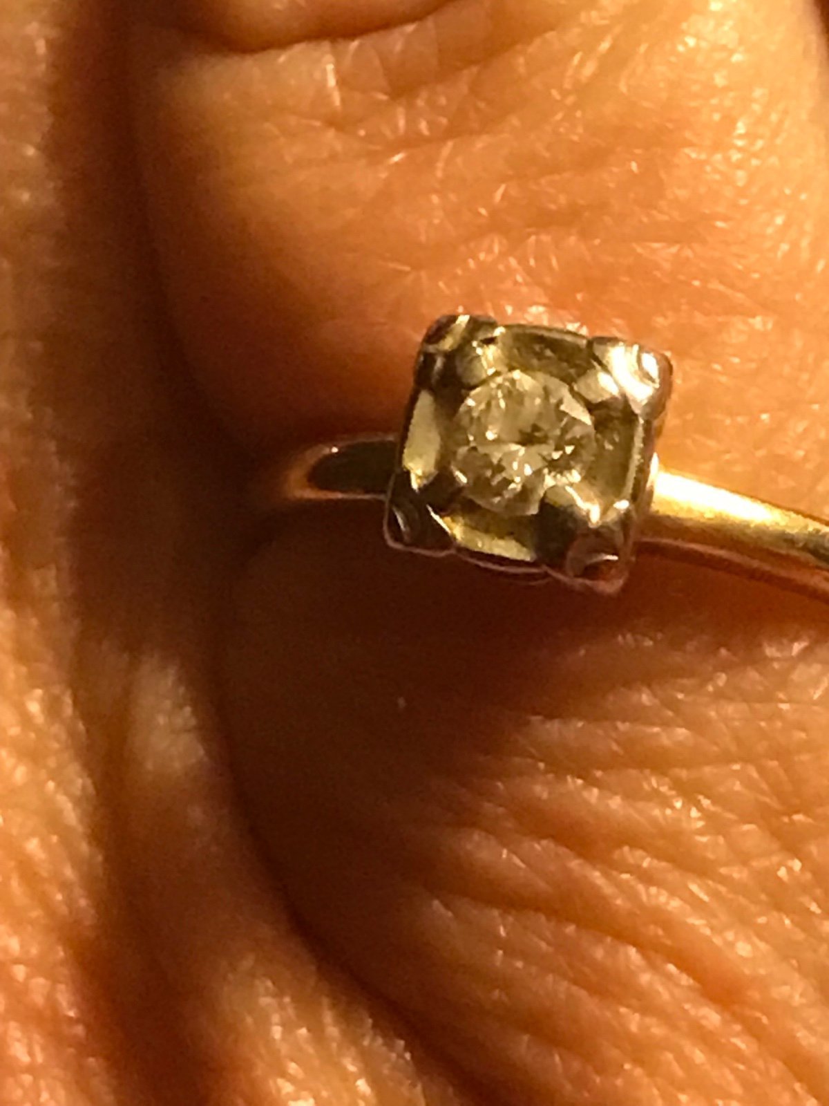 14k yellow gold diamond solitaire size 6