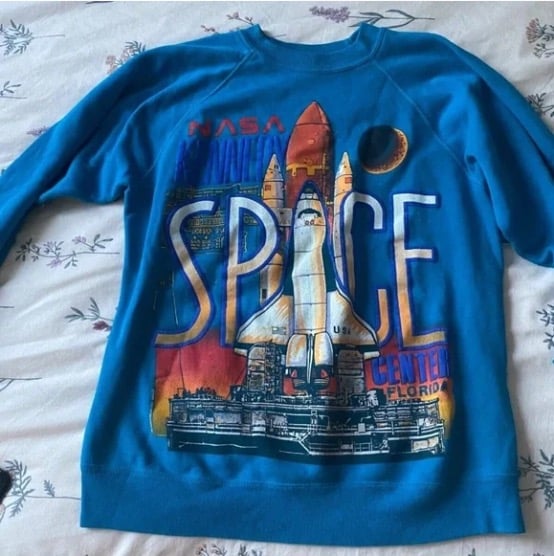 RARE! Vintage 90s NASA Kennedy Space Center Sweatshirt - Large