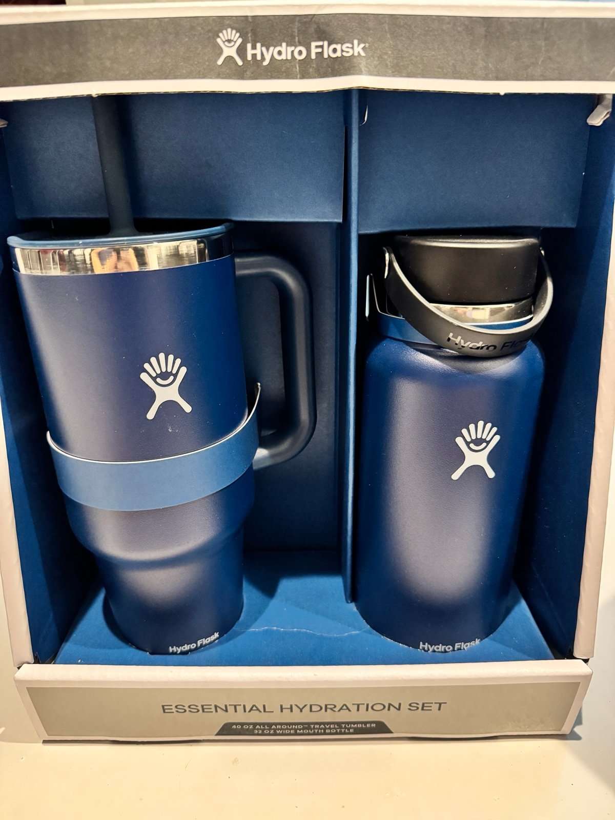 Hydroflask 40oz tumbler and 32 oz tumbler